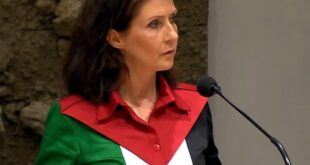 anggota dpr belanda ester ouwehand memakai blus dengan warna bendera palestina 1758377176838 43