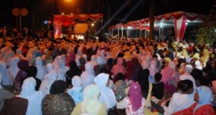 sejumlah umat muslim melaksanakan istighosah dan zikir bersama ilustrasi 121229205034 385