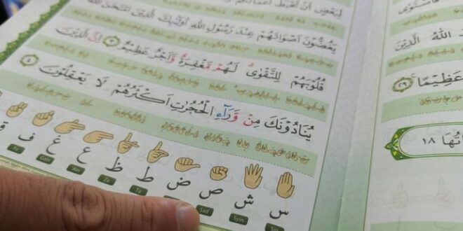 alquran bahasa isyarat yang ditampilkan dalam gelaran ramadhan show 240401174217 328