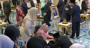 gus yahya sungkem ke sinta wahid usai gus dur jadi pahlawan nasional 1762748876545 169