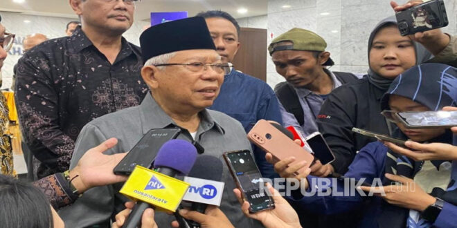 Mantan Wapres Kiai Ma'ruf Minta Jangan Stigma Buruk Pesantren Karena Satu Bangunan Roboh 1 mantan wakil presiden indonesia kh maruf amin pada acara 251030181132 443