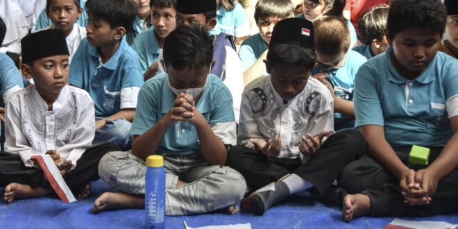 sekolah perbedaan