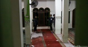 tim gegana dan jibom polri sisir masjid sman 72 usai ledakan 1762517568698 169